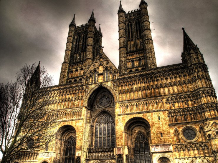 Lincoln_Cathedral_by_DBM92
