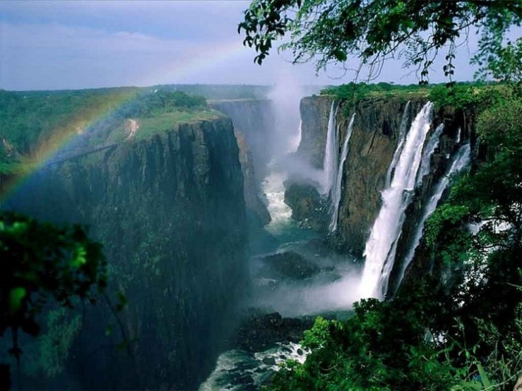 spectacular-waterfalls-victoria-rainbow
